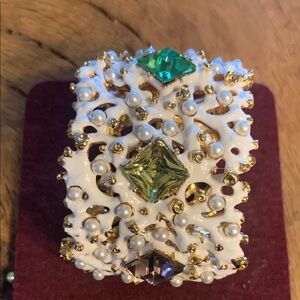 BNWOT KJL KENNETH JAY LANE BRANCH CORAL PEARLS AND GEMS HINGED CUFF